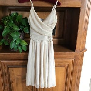 TULLE DRESS SIZE MEDIUM. NEW WITH TAGS a WOW DRESS!